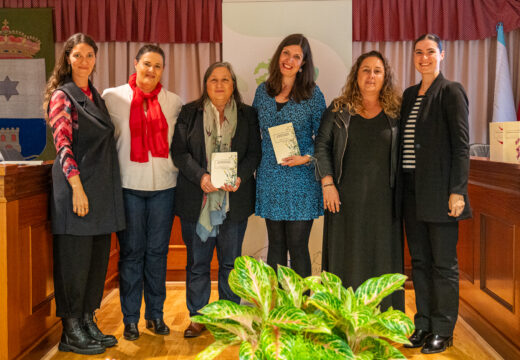 Marta Dacosta recibe o premio de poesía Filomena Dato polo seu poemario ‘Papaventos abismados’